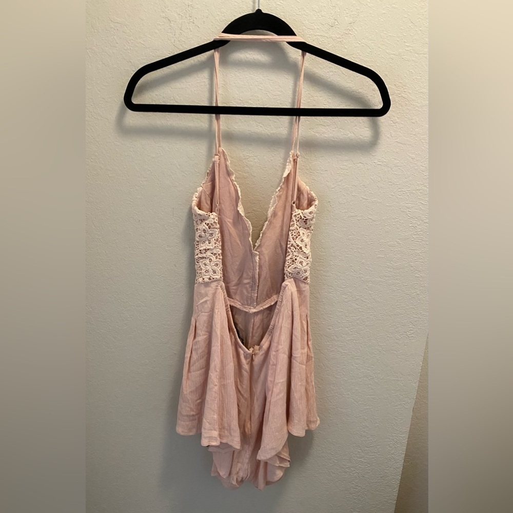 Lulu’s Star Spangled Pink Backless Lace Romper Size Large. - Picture 8 of 12